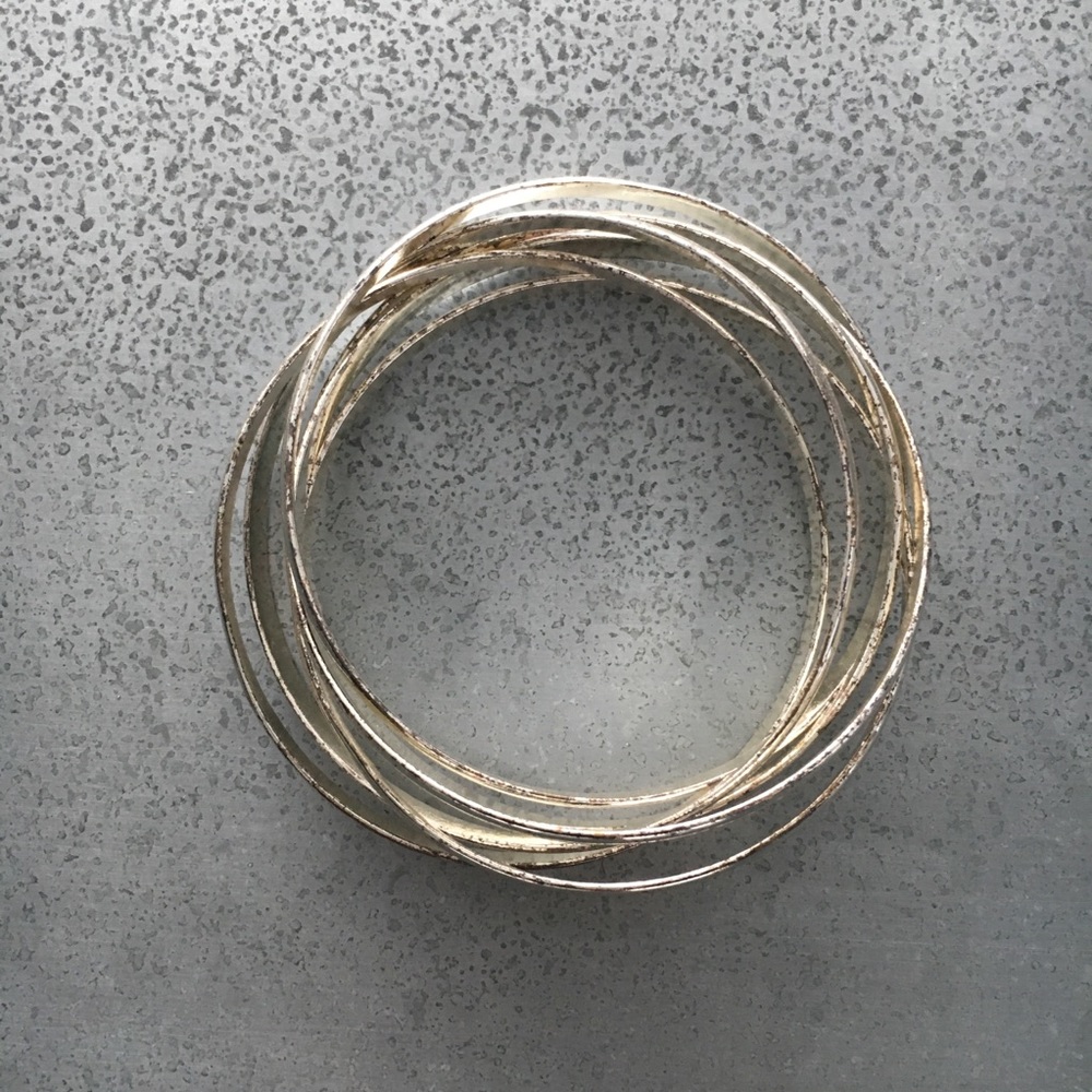 6 interconnected bracelets